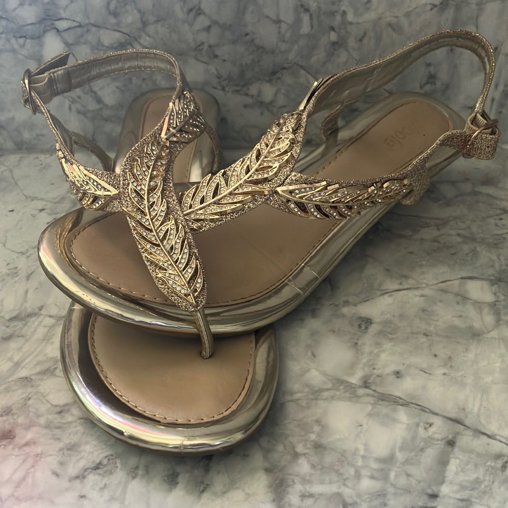 Small heel gold woman shoes
